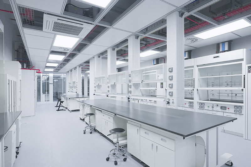 尖扎实验室革新：安全与科技的现代融合